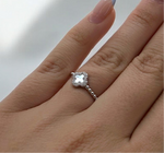 Load image into Gallery viewer, Priscila Pearl Clover Ring
