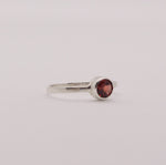 Load image into Gallery viewer, Rouge Garnet Ring
