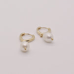 Load image into Gallery viewer, Golden Pearl Earrings