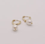 Load image into Gallery viewer, Golden Pearl Earrings
