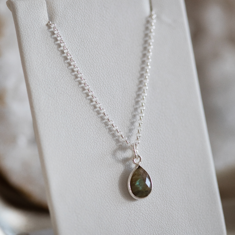 Iliana Labradorite Necklace