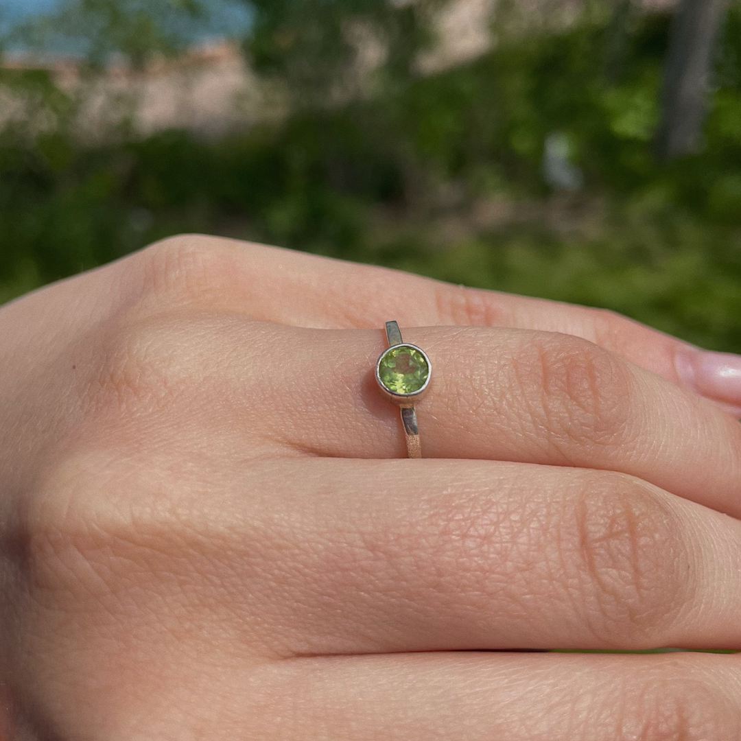 Ivy Peridot Ring